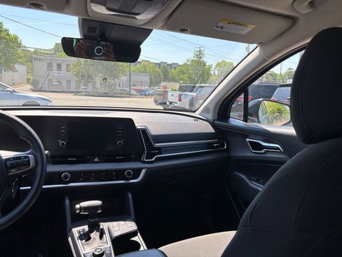 Used 2025 Kia Sportage LX FWD image 34