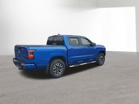 Used 2025 Nissan Frontier SL image 10