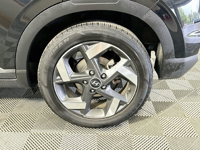 Used 2025 Hyundai Venue SEL FWD image 27