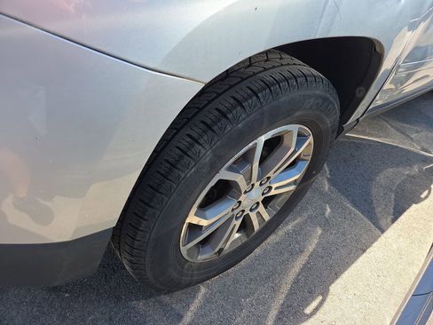 Used 2015 GMC Acadia SLT FWD image 3