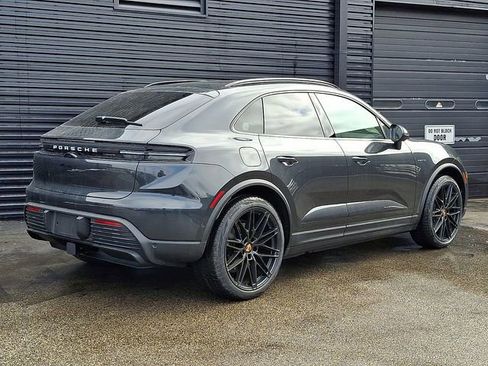 New 2026 Porsche Macan 4 Electric image 7