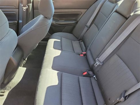 Used 2024 Nissan Altima 2.5 SV image 13