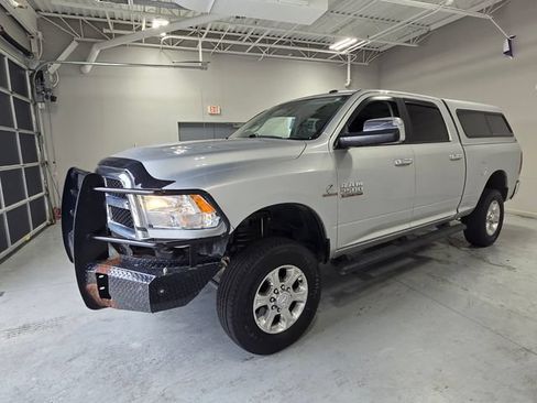 Used 2017 RAM 2500 SLT AWD/4WD image 3