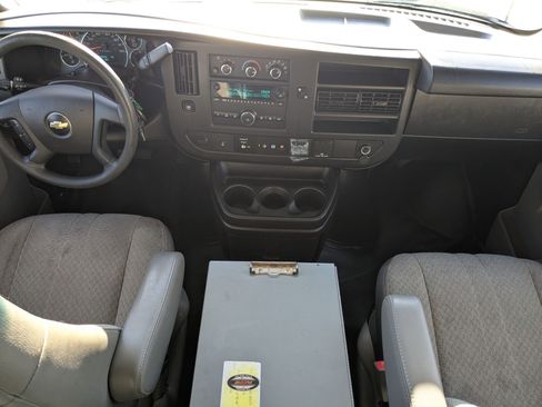 Used 2019 Chevrolet Express 3500 w/ Driver Convenience Package image 17