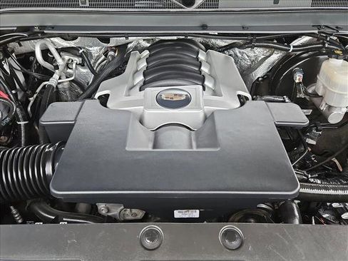 Used 2016 Cadillac Escalade ESV Luxury AWD/4WD image 25