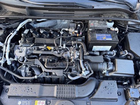 Used 2022 Toyota Corolla SE FWD image 3