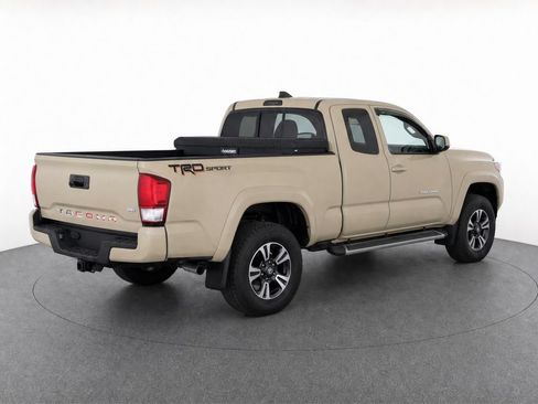 Used 2016 Toyota Tacoma TRD Sport w/ Towing Package RWD image 6