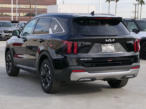 New 2026 Kia Sorento S image 6