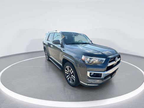 Used 2022 Toyota 4Runner Limited AWD/4WD image 2