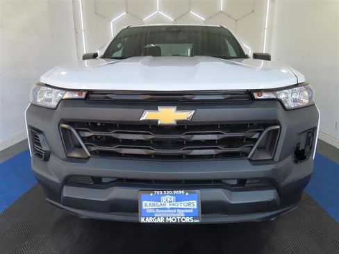 Used 2023 Chevrolet Colorado W/T image 3