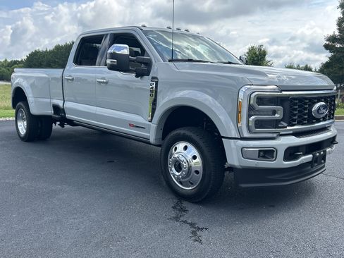 Used 2026 Ford F450 Platinum w/ Platinum Plus Package AWD/4WD image 2