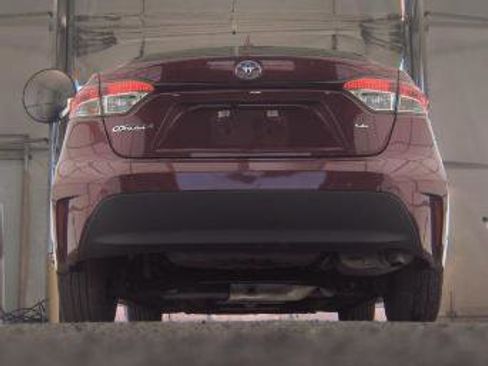 Used 2024 Toyota Corolla LE FWD image 11