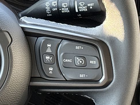 Used 2025 Jeep Wrangler Unlimited Sport AWD/4WD image 23