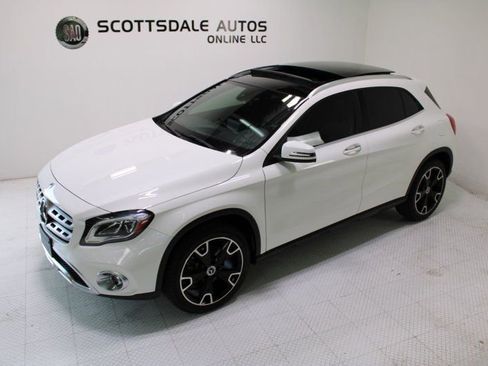 Used 2019 Mercedes-Benz GLA 250 4MATIC w/ Premium Package image 16
