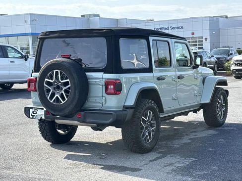 Used 2024 Jeep Wrangler Unlimited Sahara AWD/4WD image 24