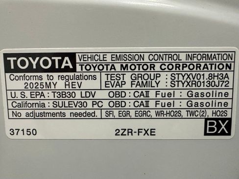 Used 2025 Toyota Corolla LE image 66