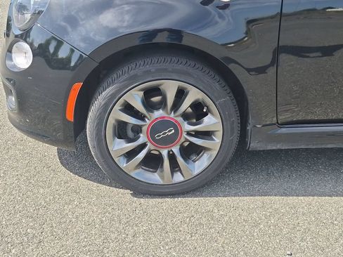 Used 2017 FIAT 500 Pop w/ Sport Appearance Package FWD image 21