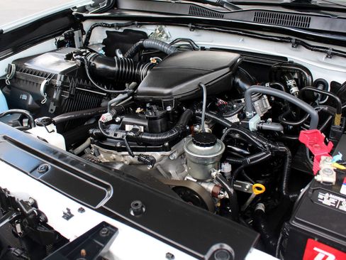 Used 2022 Toyota Tacoma SR image 17