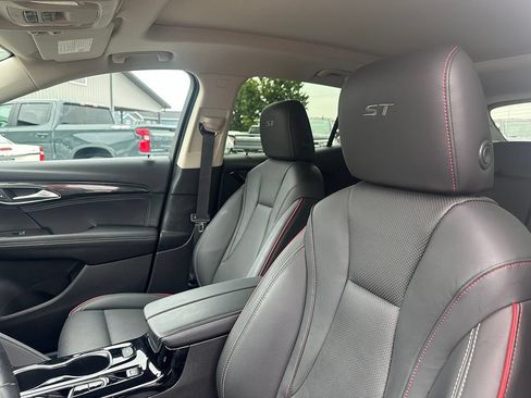 Used 2023 Buick Envision Essence w/ Sport Touring Package AWD/4WD image 22