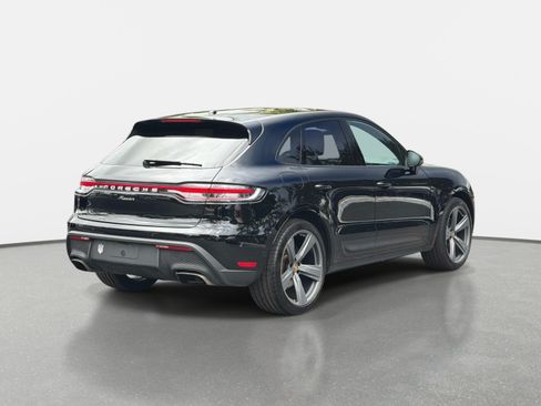 Used 2023 Porsche Macan AWD/4WD image 3
