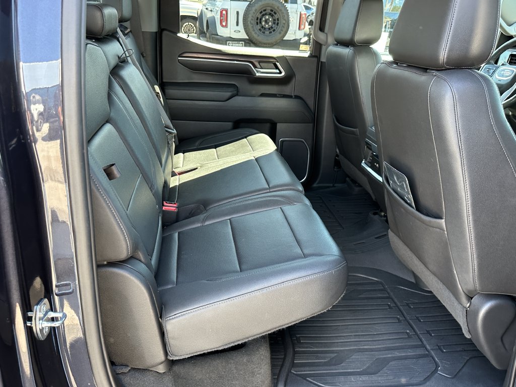 Used 2023 GMC Sierra 1500 SLT w/ SLT Premium Package AWD/4WD image 19