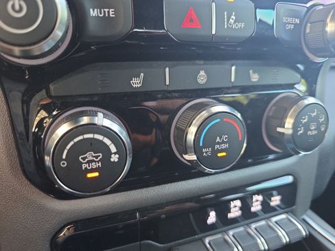 Used 2025 RAM 1500 Big Horn RWD image 16