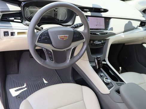 Used 2023 Cadillac XT5 Premium Luxury FWD image 11