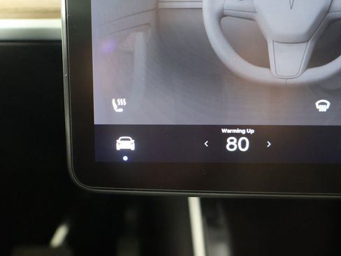 Used 2021 Tesla Model Y Long Range image 45