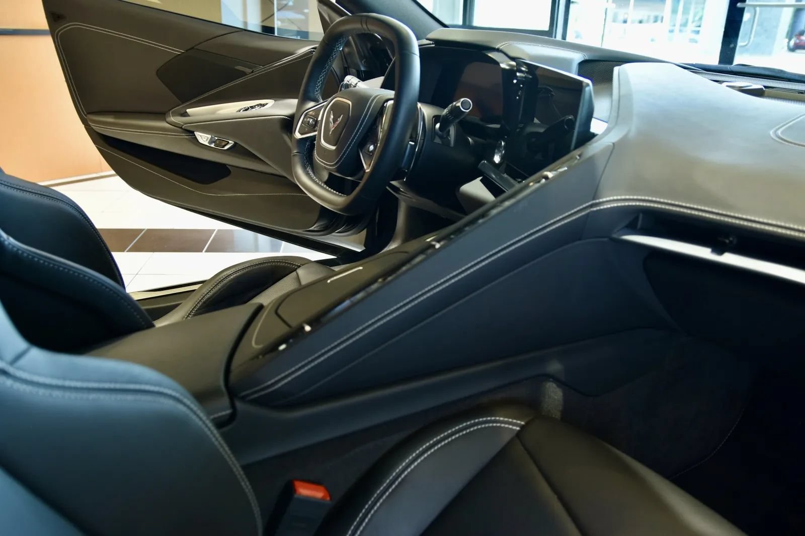 Used 2025 Chevrolet Corvette Stingray Coupe w/ 1LT RWD image 26