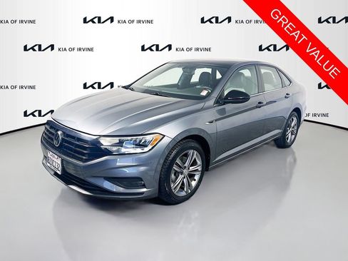 Used 2019 Volkswagen Jetta R-Line FWD image 3