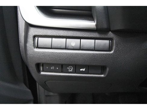 Used 2026 Nissan Rogue SV FWD image 22