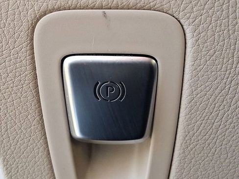 Used 2022 Mercedes-Benz GLC 300 4MATIC image 23