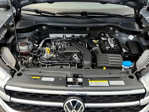 Used 2022 Volkswagen Taos SEL w/ Panoramic Sunroof Package AWD/4WD image 15