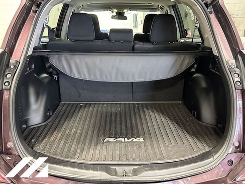 Used 2017 Toyota RAV4 XLE AWD/4WD image 26