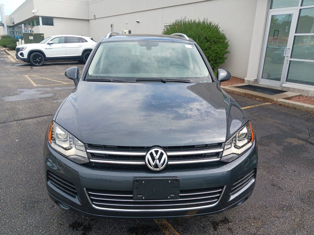 Used 2014 Volkswagen Touareg Sport AWD/4WD image 9