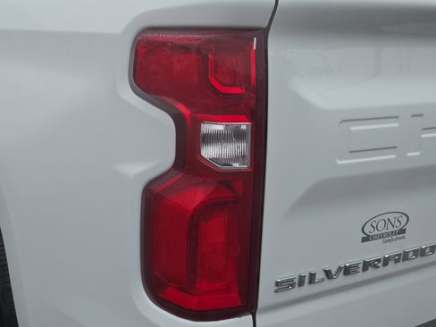 Used 2023 Chevrolet Silverado 1500 RST w/ Z71 Off-Road Package image 12