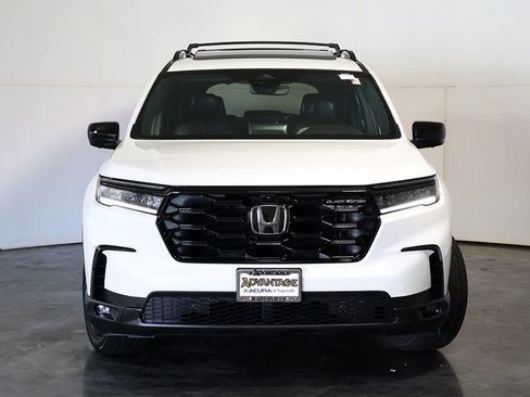 Used 2025 Honda Pilot Black Edition image 9