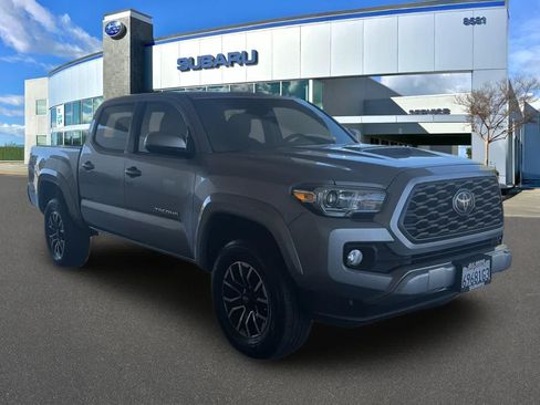 Used 2020 Toyota Tacoma TRD Sport AWD/4WD image 5