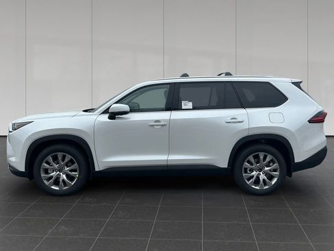 New 2026 Toyota Grand Highlander AWD image 2