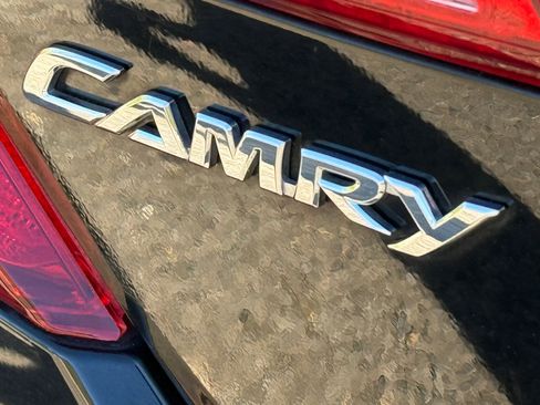 Used 2012 Toyota Camry XLE image 31