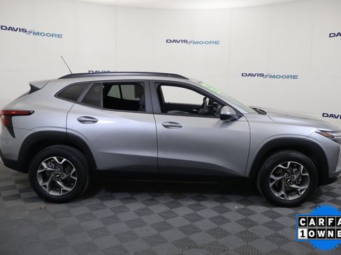 Used 2025 Chevrolet Trax LT image 4