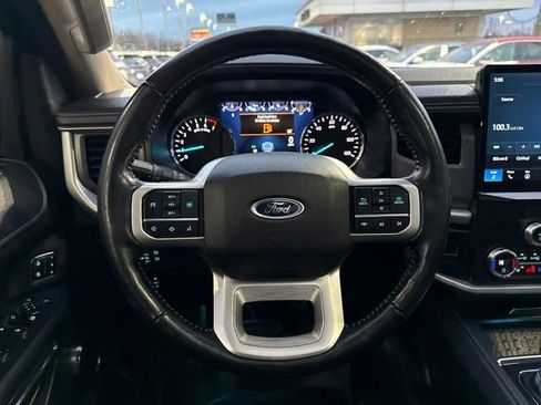 Used 2022 Ford Expedition XLT image 15