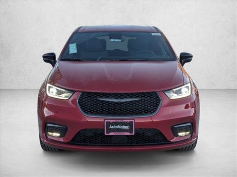New 2026 Chrysler Pacifica Select AWD/4WD image 6