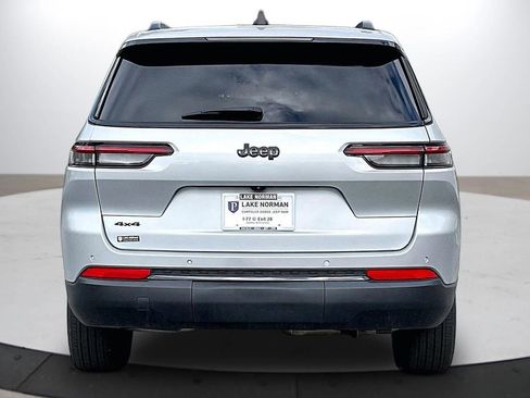 Used 2024 Jeep Grand Cherokee L Laredo AWD/4WD image 8