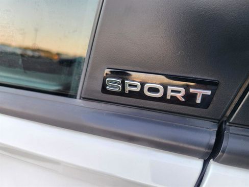 Certified 2024 Volkswagen Jetta Sport image 23