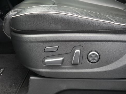 Used 2024 Hyundai Palisade Limited AWD/4WD image 16