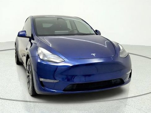 Used 2023 Tesla Model Y Performance AWD/4WD image 2