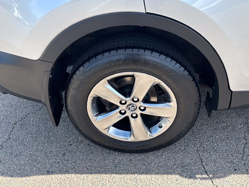Used 2015 Toyota RAV4 XLE AWD/4WD image 40