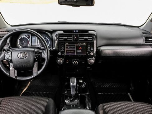 Used 2022 Toyota 4Runner TRD Off-Road AWD/4WD image 19