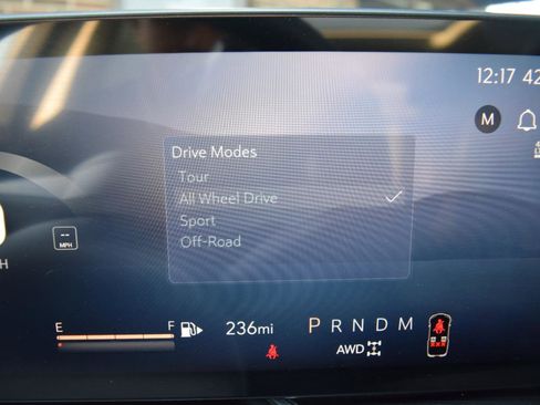 Used 2025 Buick Envision Preferred image 30